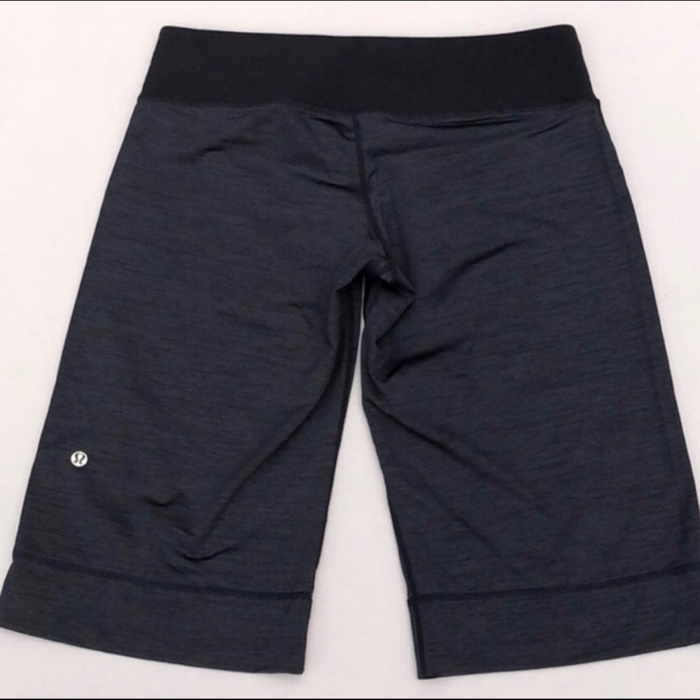 Lululemon crops metal vent tech like color, size 6